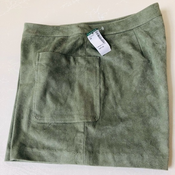 “VINCE CAMUTO” SUEDE LIKE SUMMER SHORTS~BRAND NEW! - Picture 4 of 9